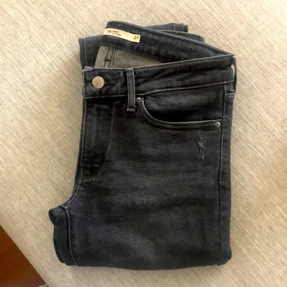 Levis 711 Ripped Knees Skinny Jeans - Picture 3 of 8